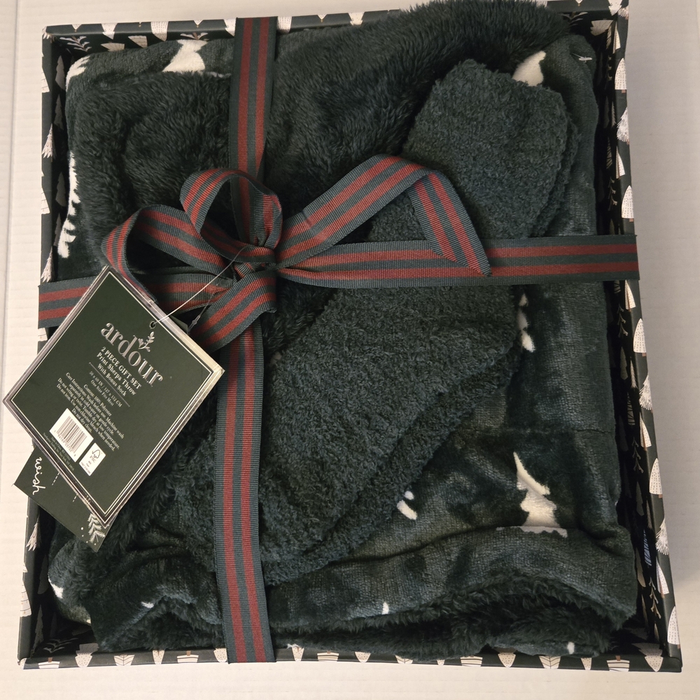Ardour Green Holiday Blanket-Throw & Socks